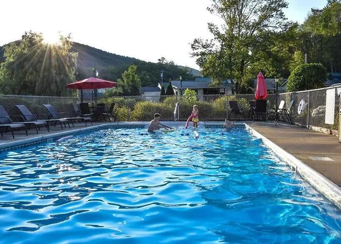 Adirondack Sunrise Lodge